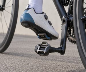 how to clip in and out of pedals